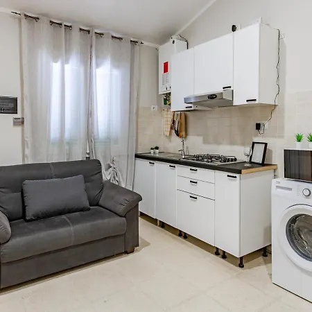 Splendida Casa Fronte Mare Con Clima E Parcheggio Tirrenia
